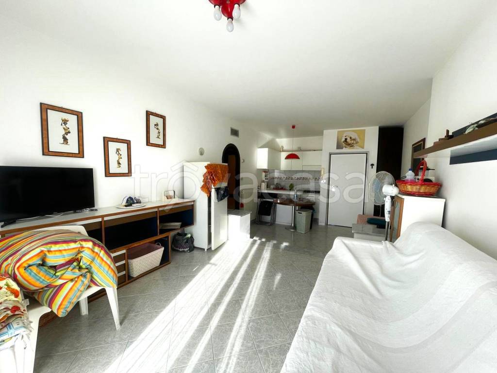 appartamento in vendita a Martinsicuro in zona Villa Rosa