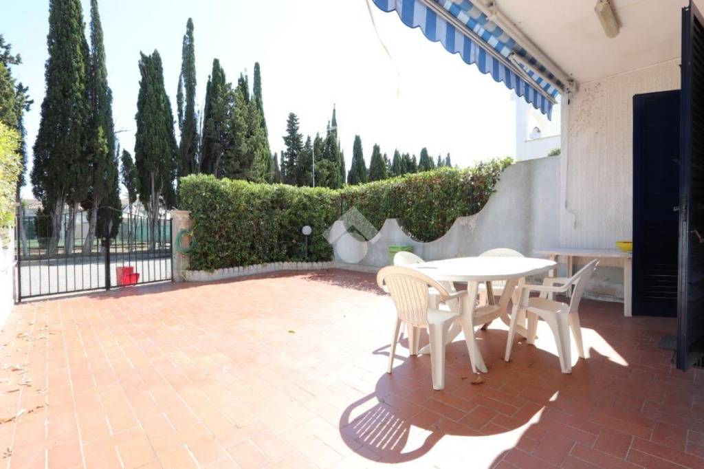 casa indipendente in vendita a Martinsicuro in zona Villa Rosa