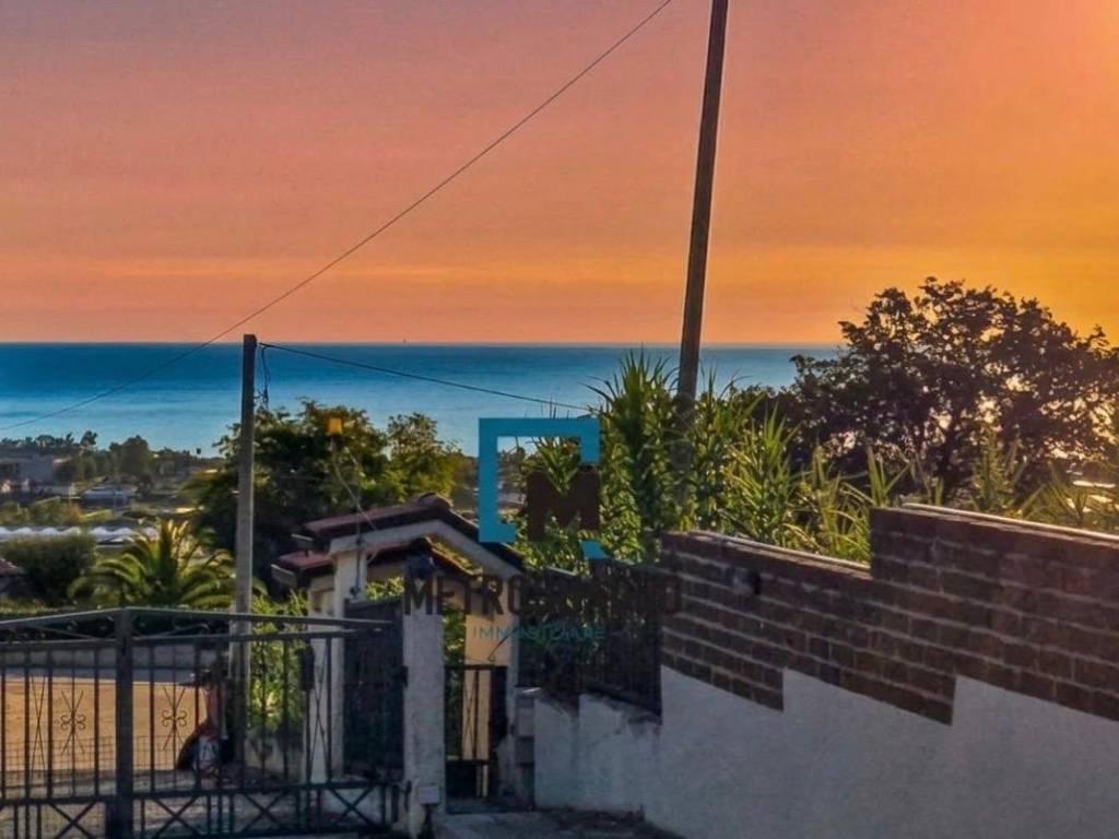 casa indipendente in vendita a Martinsicuro