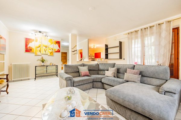 casa indipendente in vendita a Roccasparvera