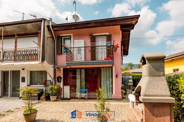 casa indipendente in vendita a Roccasparvera in zona Piano Quinto