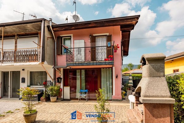 casa indipendente in vendita a Roccasparvera in zona Piano Quinto
