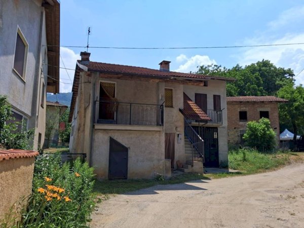 appartamento in vendita a Roccasparvera in zona Tetto Beraudi
