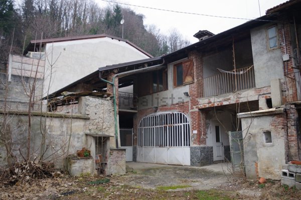 casale in vendita a Roccavione