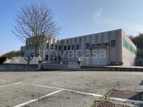 locale commerciale in vendita a Roddi