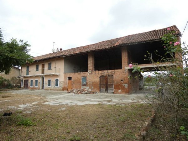 pentavano in vendita a Roddi