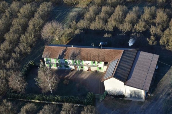 casale in vendita a Roddi