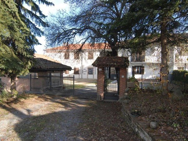 casa indipendente in vendita a Roddino