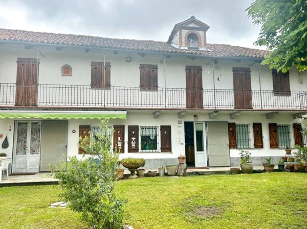 casa indipendente in vendita a Rodello
