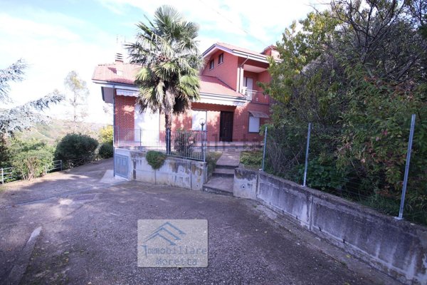 casa indipendente in vendita a Rodello