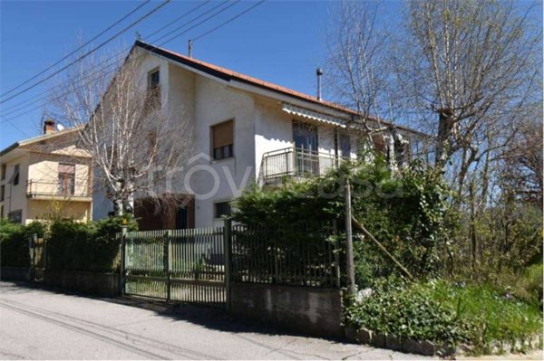casa indipendente in vendita a Rodello