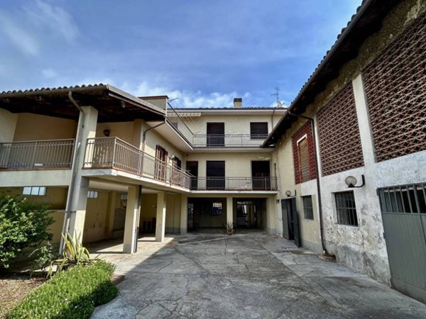 casa indipendente in vendita a Rodello