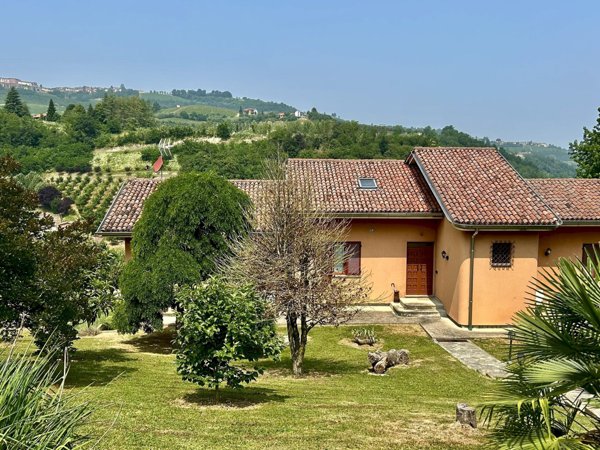 casa indipendente in vendita a Rodello
