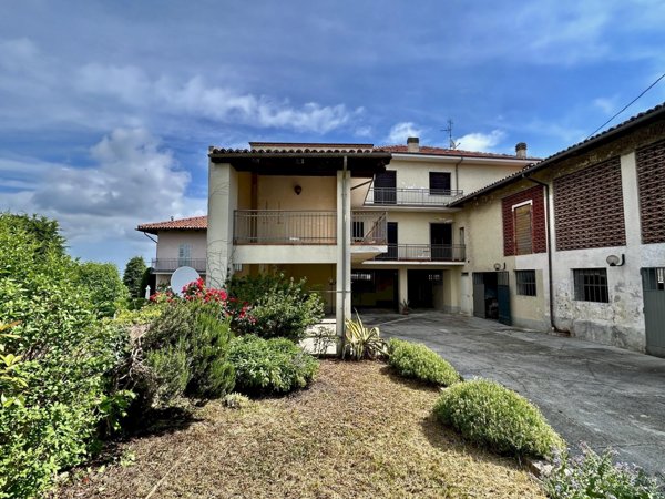 casa indipendente in vendita a Rodello