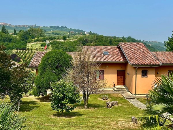 casa indipendente in vendita a Rodello