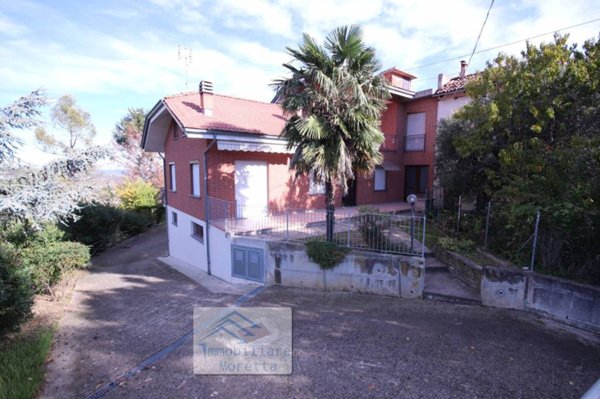 casa indipendente in vendita a Rodello