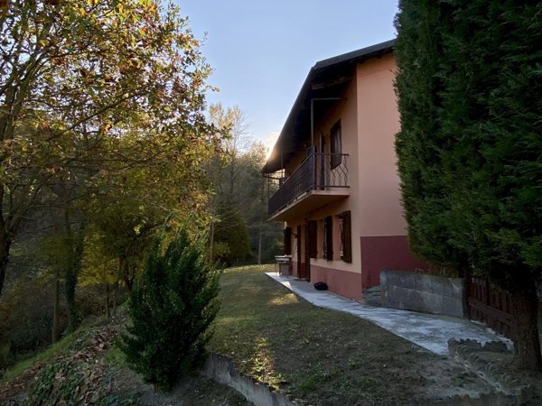 casa indipendente in vendita a Rodello