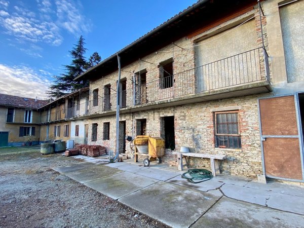 casa indipendente in vendita a Rodello