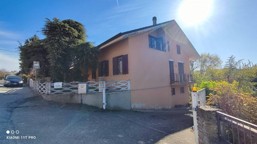 casa indipendente in vendita a Rodello