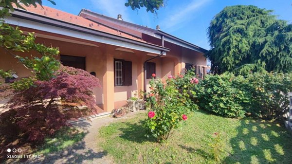 casa indipendente in vendita a Rodello