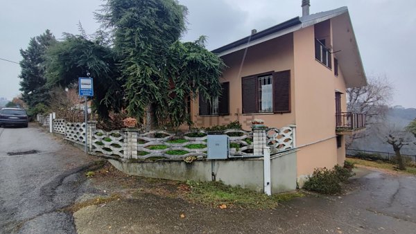 casa indipendente in vendita a Rodello