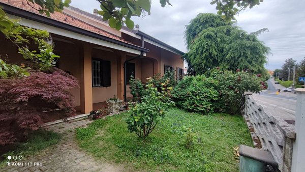 casa indipendente in vendita a Rodello