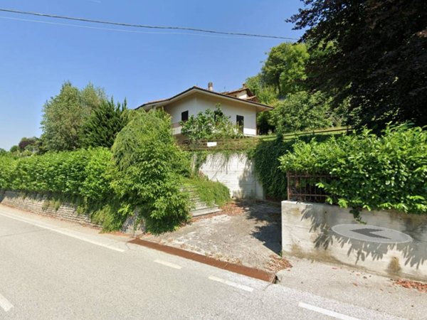 casa indipendente in vendita a Rodello