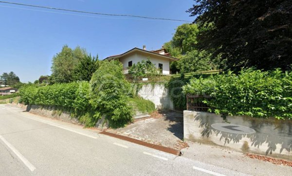 casa indipendente in vendita a Rodello