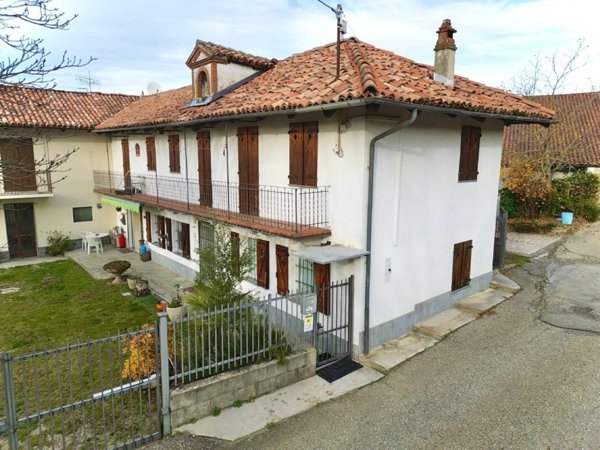 casa indipendente in vendita a Rodello