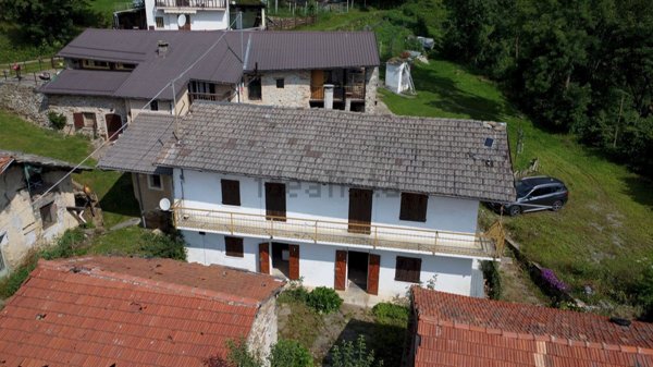 esavano in vendita a Rossana