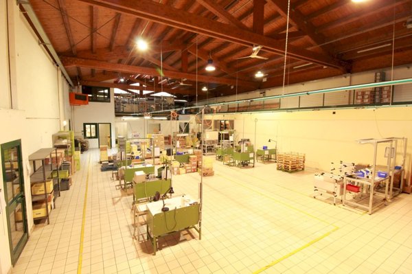 negozio in vendita a Rossana