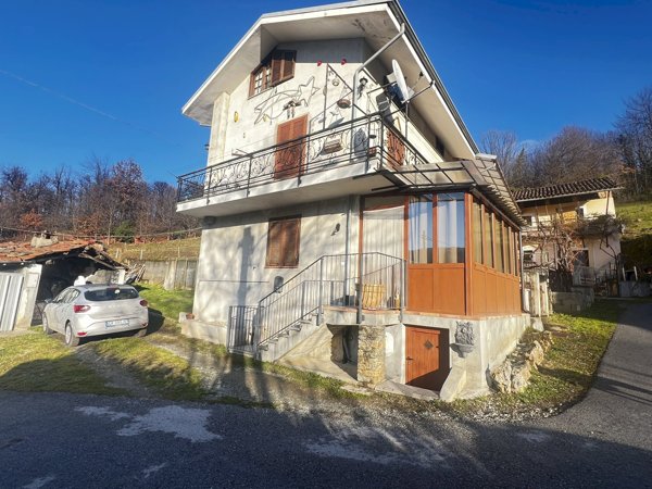 casa indipendente in vendita a Rossana