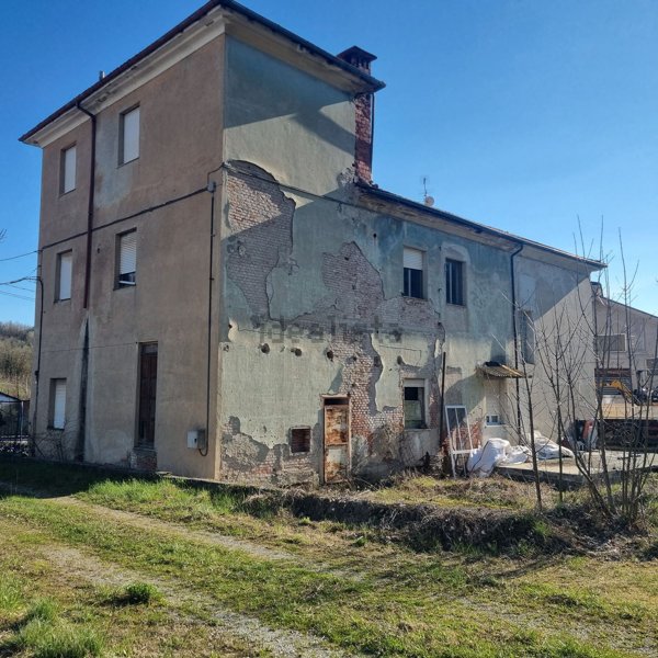 casa indipendente in vendita a Sale delle Langhe