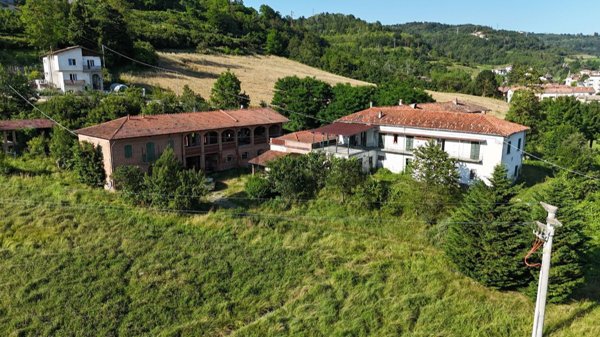 casale in vendita a Sale delle Langhe