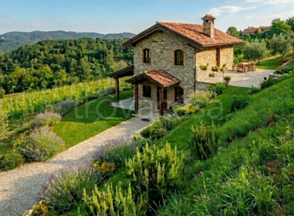 casa indipendente in vendita a Sale delle Langhe