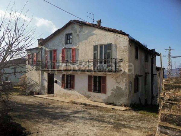 casa indipendente in vendita a Sale San Giovanni