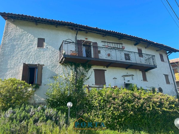 casa indipendente in vendita a Sale San Giovanni