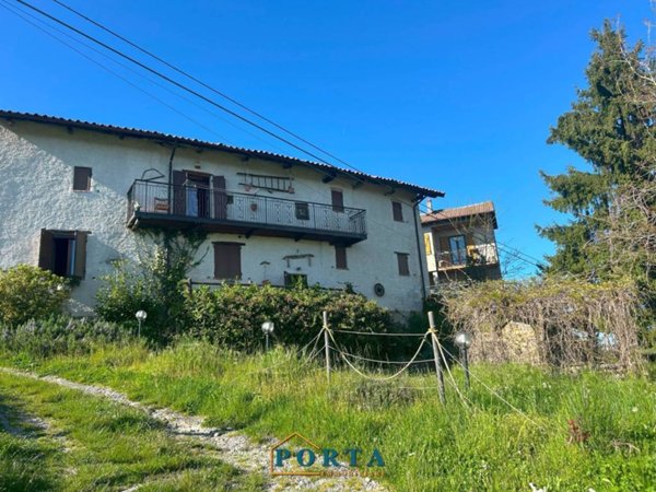 casa indipendente in vendita a Sale San Giovanni