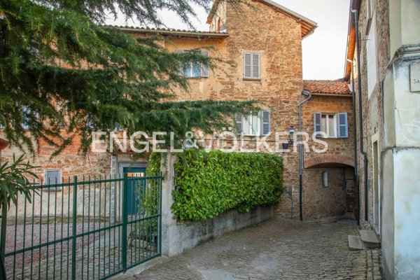 casa indipendente in vendita a Sale San Giovanni