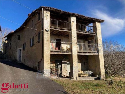 casa indipendente in vendita a Sale San Giovanni