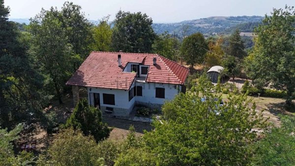 casa indipendente in vendita a Sale San Giovanni