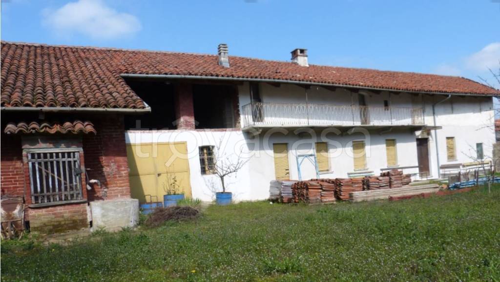 casa indipendente in vendita a Salmour