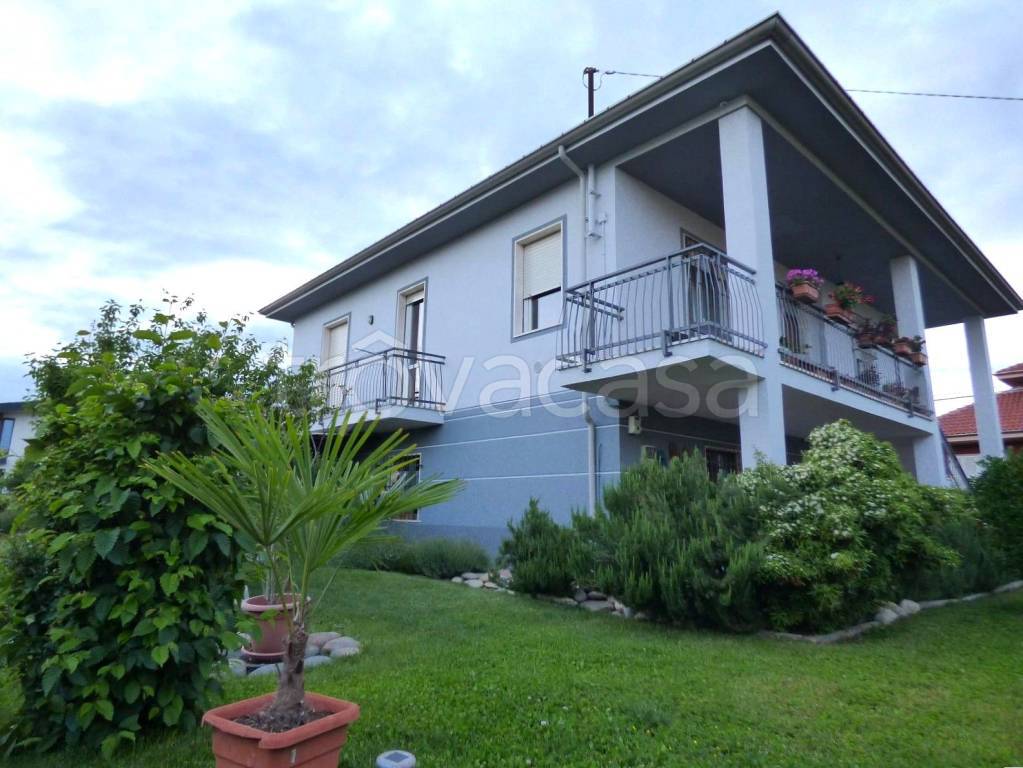 casa indipendente in vendita a Salmour