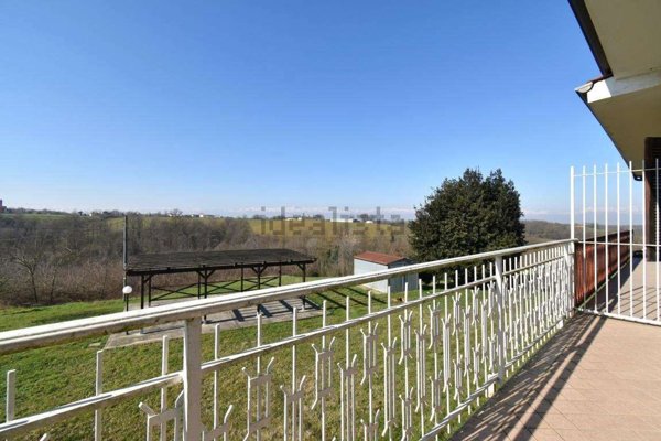 casa indipendente in vendita a Salmour
