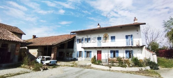 esavano in vendita a Salmour