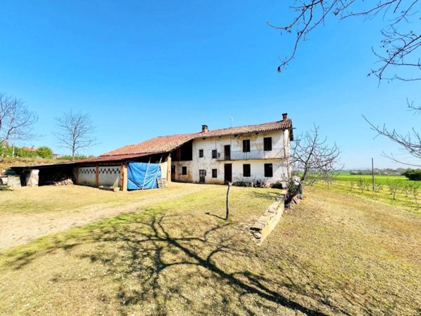 casa indipendente in vendita a Salmour