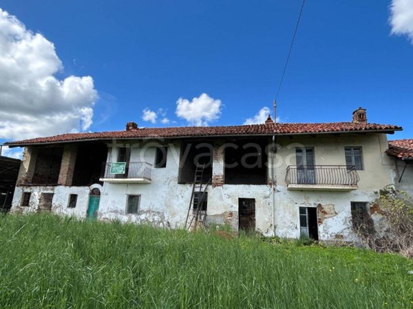 casa indipendente in vendita a Salmour