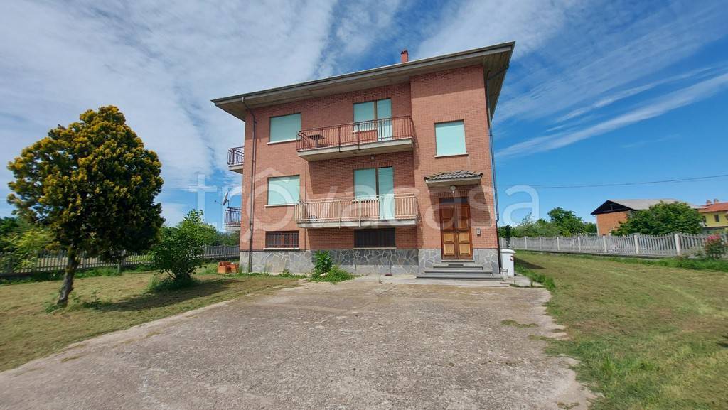 casa indipendente in vendita a Salmour