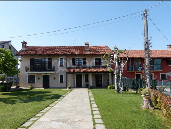 casa indipendente in vendita a Salmour