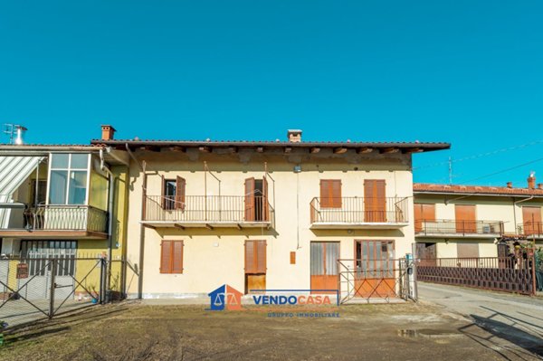 casa indipendente in vendita a Salmour